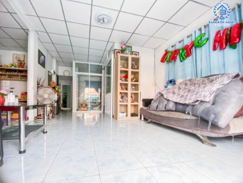 *****บ้านเดี่ยวมือสองย่านกรุงเทพมหานคร ม.เพชรมณฑลกรีน บางบอน5 เนื้อที่กว้างขวางถึง 50 ตร.ว. ฟังก์ชัน 3 ห้องนอน 2 ห้องน้ำ 2 ที่จอดรถ สภาพดี บนทำเลแห่งการเดินทาง เชื่อมต่อถ.มาเจริญ ถ.เพชรเกษม ใกล้เดอะมอลล์บางแค